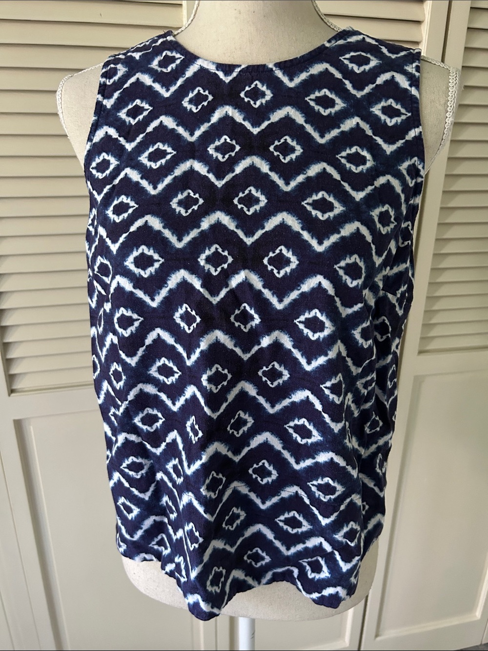 Sleeveless Navy and White Geometric Top